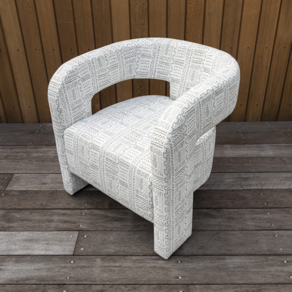 outdoor curved chair