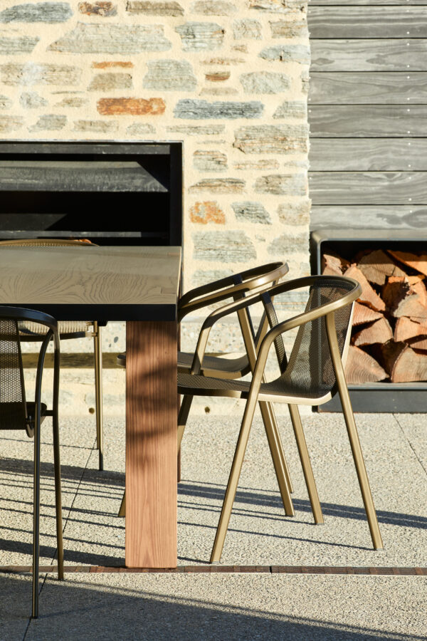 RIPPLE DINING TABLE - Image 4